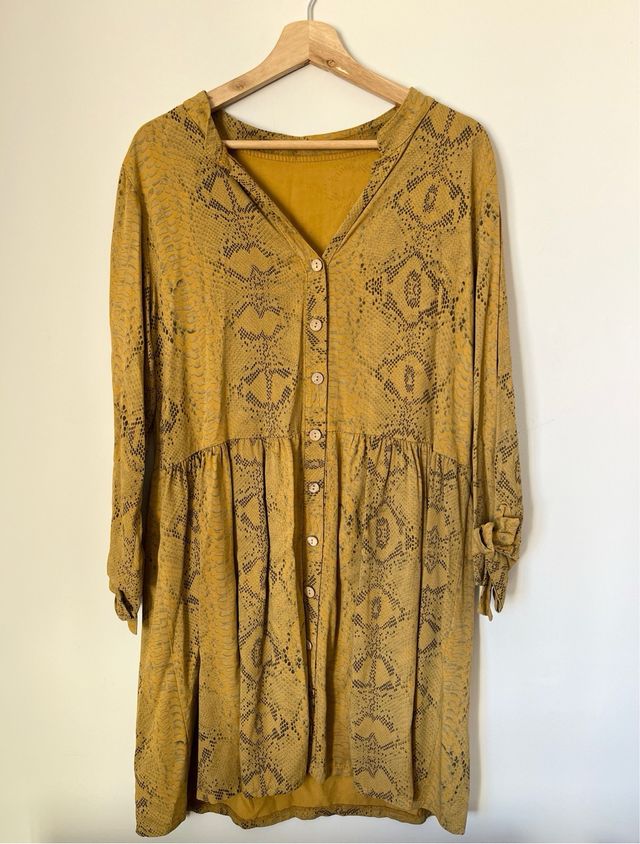 Vestido estampado de serpiente amarillo