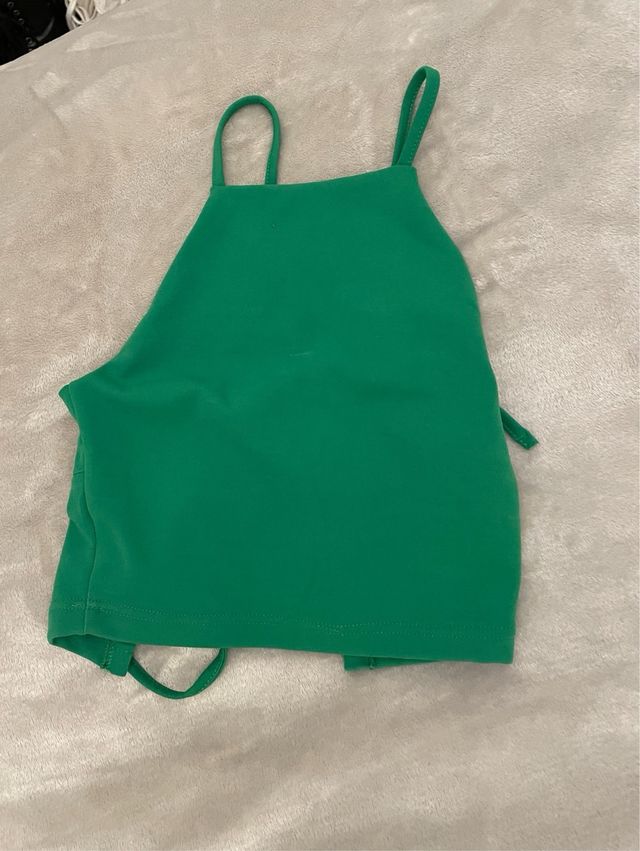 top verde espalda abierta