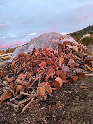 Leña seca pídela ya llegó el frío