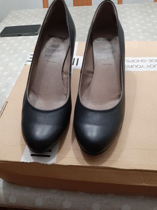 Zapatos Wonders de piel número 37.