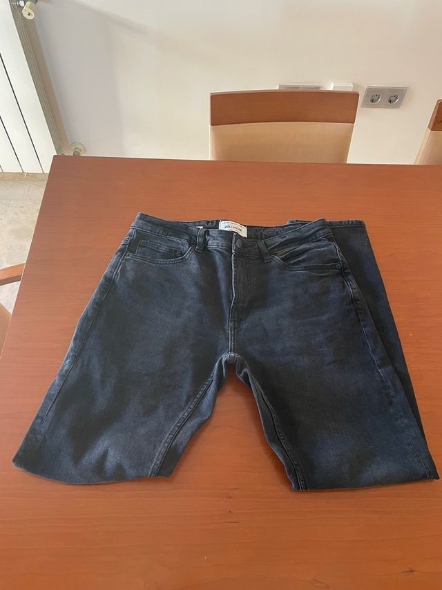 Pantalon vaquero negro pull & bear