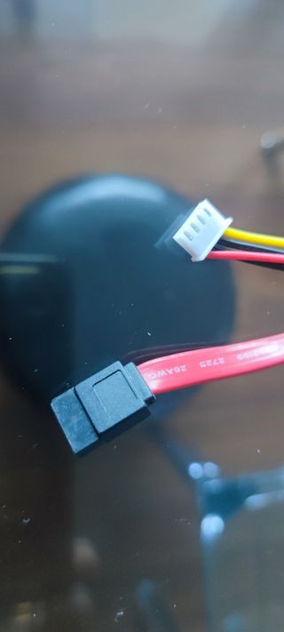 Cables SATA.