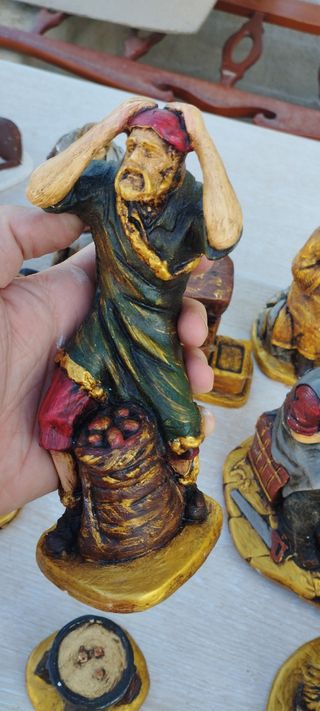 Figuras de belén antiguas