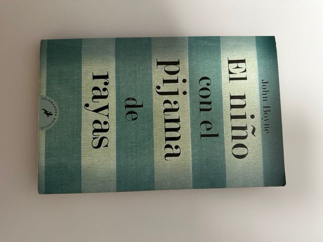 EL NIÑO CON EL PIJAMA DE RAYAS