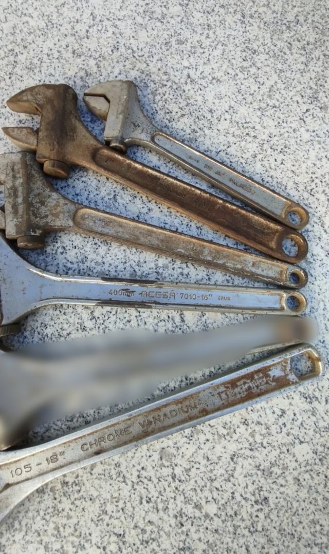 Llave inglesa. Precio por unidad.