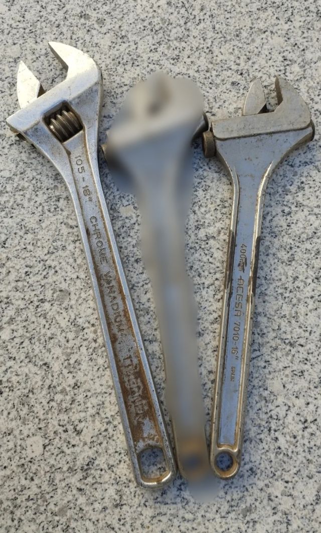 Llave inglesa. Precio por unidad.