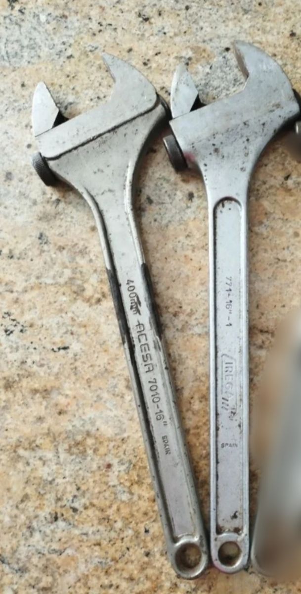 Llave inglesa. Precio por unidad.