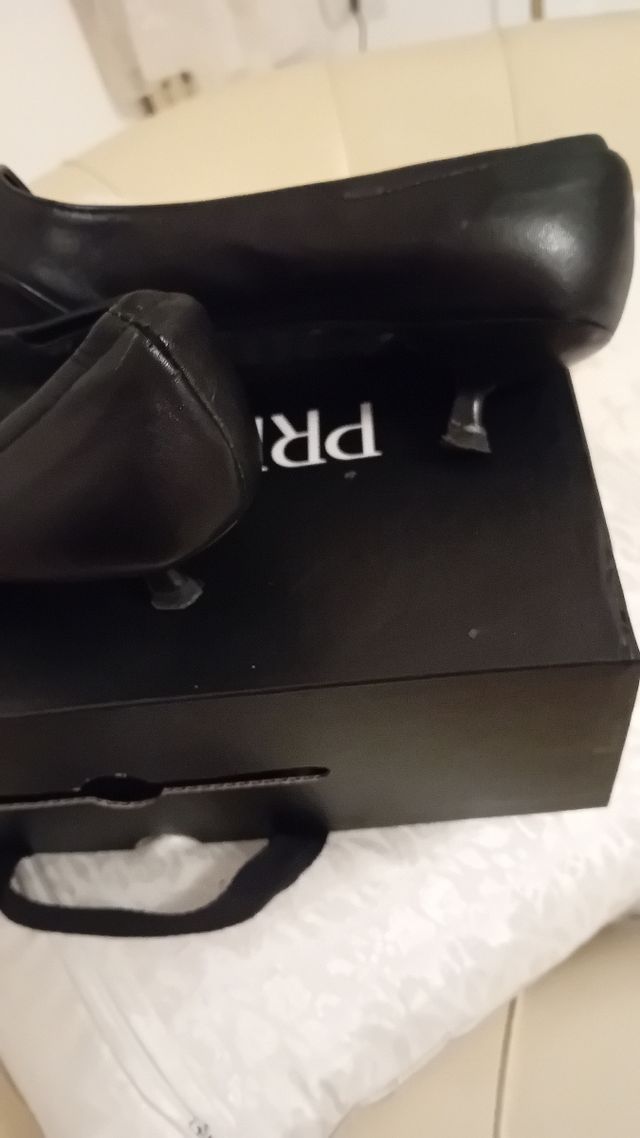 Décolleté a punta in pelle