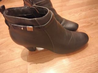 Botines negros, tacón invierno.