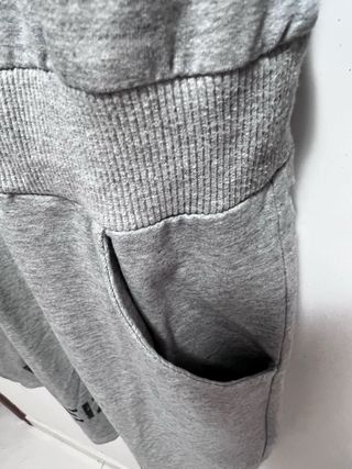 Vestito sportivo in tuta