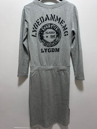 Vestito sportivo in tuta