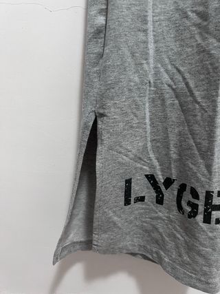 Vestito sportivo in tuta