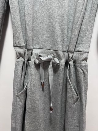 Vestito sportivo in tuta