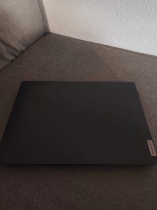 Portátil Lenovo Ideapad Gaming 3 con caja