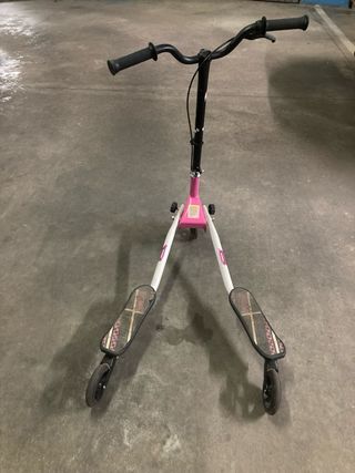 PATINETE DE TRES RUEDAS
