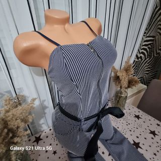 Mono de vestir elegante