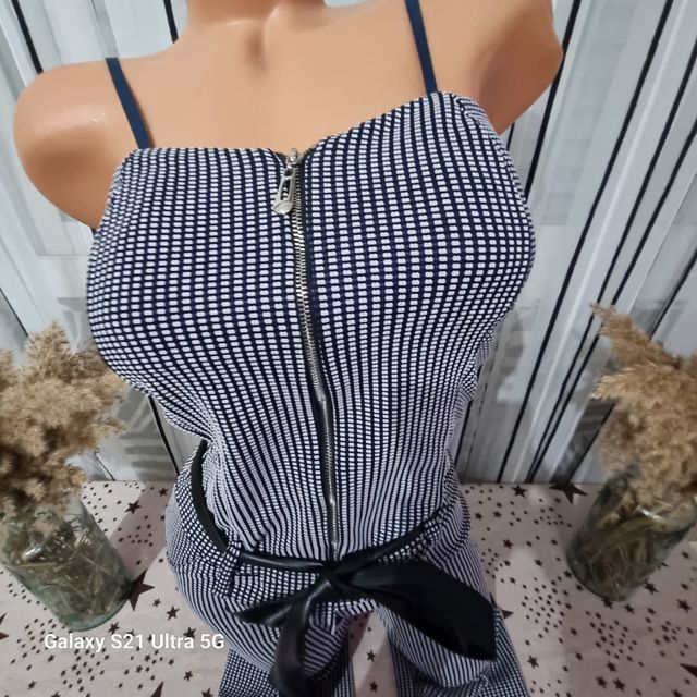 Mono de vestir elegante