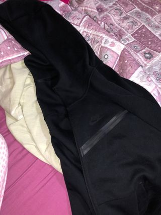 Chaqueta Nike Tech negra 