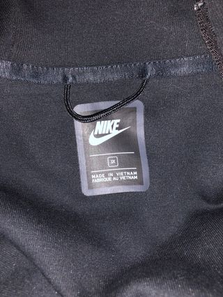 Chaqueta Nike Tech negra 