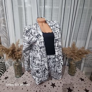 Conjunto de pantalón corto y americana