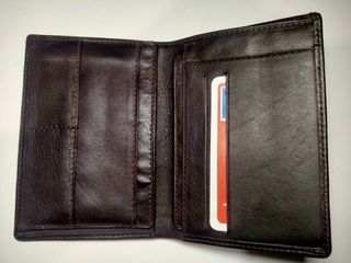 BILLETERA / CARTERA DE CUERO GENUINO.