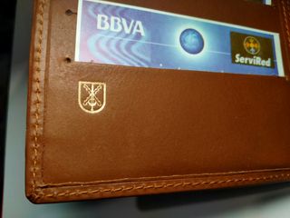 BILLETERA CARTERA DE CUERO MARRÓN EMBLEMA MILITAR