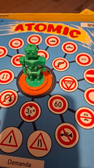 Atomic robot gioco in scatola