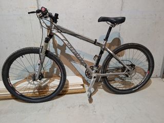 Bicicleta MTB 26 talla M Specialized.