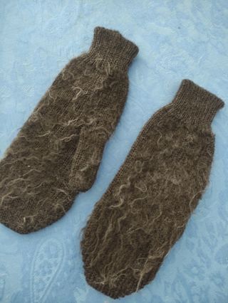 Manoplas de lana en marrón - T. Única