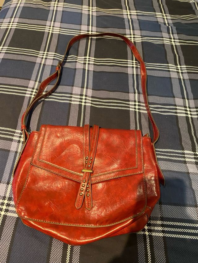 REGALO Bolso piel granate misako