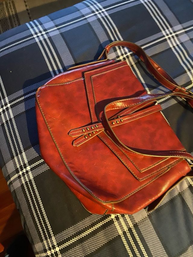 REGALO Bolso piel granate misako