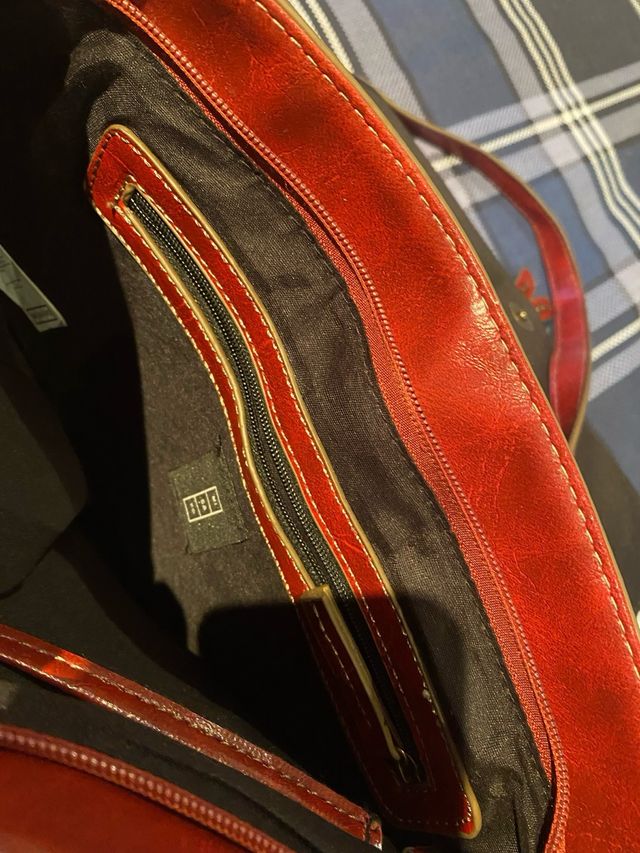 REGALO Bolso piel granate misako