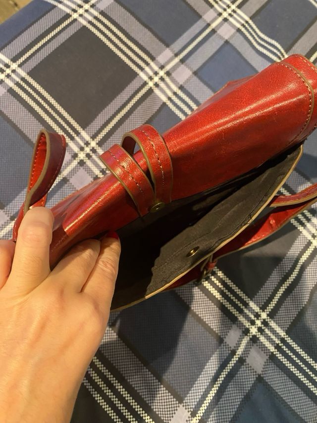 REGALO Bolso piel granate misako