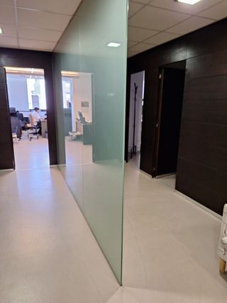 Ventanas, mamparas , persianas etc