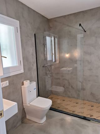 Ventanas, mamparas , persianas etc