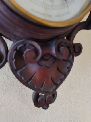 Reloj de pared antiguo. Maquina París.