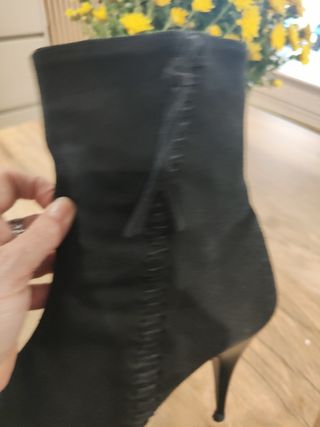 Botines de ante negros