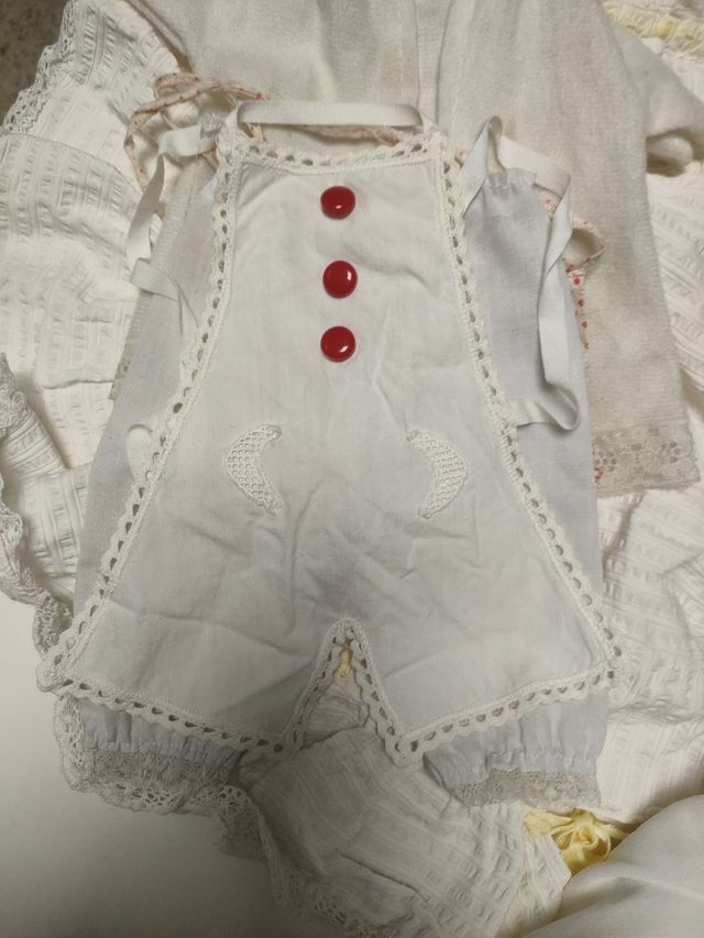 LOTTO DI ABBIGLIAMENTO PER BAMBOLE