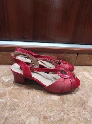 Lote de sandalias de tacón cuadrado