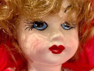 ANTIGUA MUÑECA DE PORCELANA