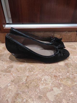 Manoletinas con cuña de ante 