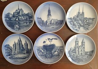 Set di 12 piatti in porcellana Royal Copenhagen