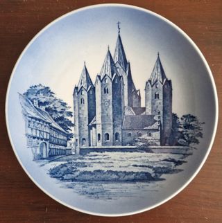 Set di 12 piatti in porcellana Royal Copenhagen