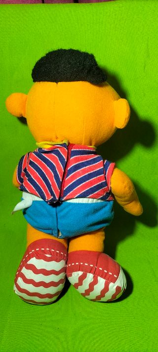 Muñeco EPI parlante de barrio sésamo