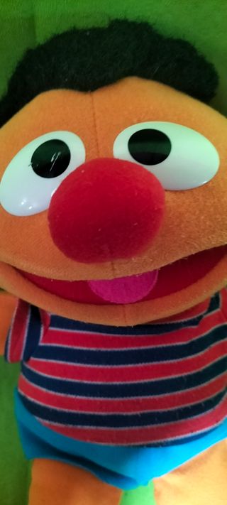 Muñeco EPI parlante de barrio sésamo