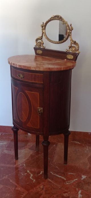 Comodini e comodino in stile francese