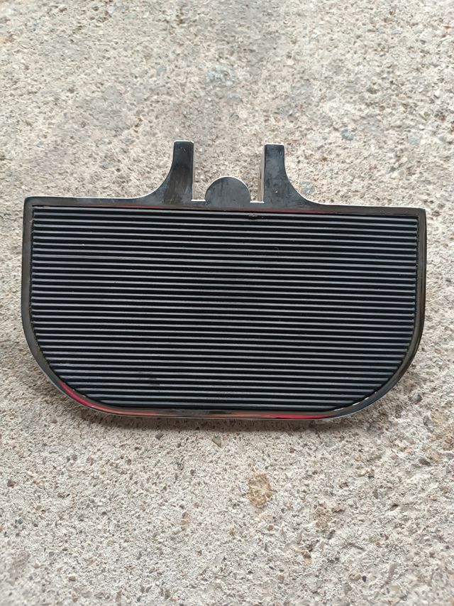 Estribo moto custom ,solo hay 1 válido DCH ,IZD