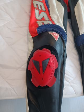 Mono cuero dainese K