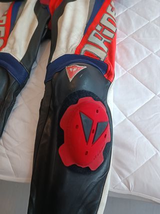 Mono cuero dainese K