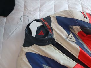 Mono cuero dainese K